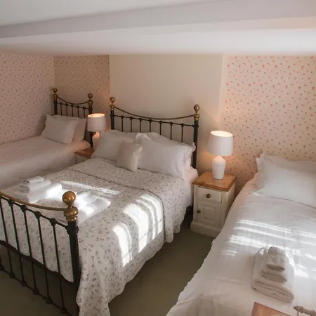 The Old Brewhouse Bed & Breakfast Cirencester Exterior photo